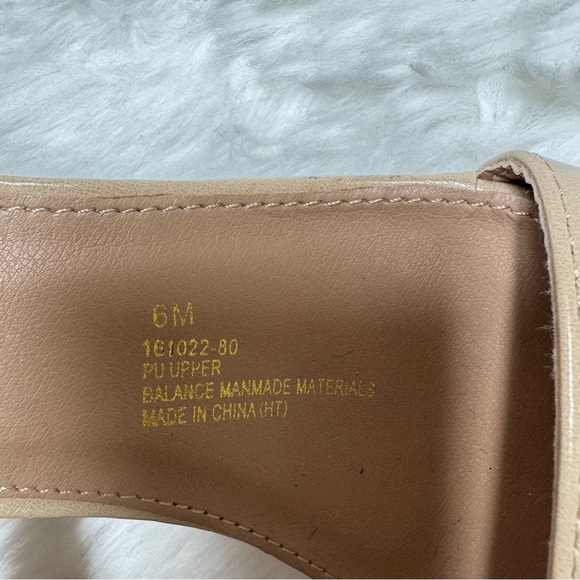 3/$32 Angel Steps Beige Sandals Size 6 - Picture 2 of 13